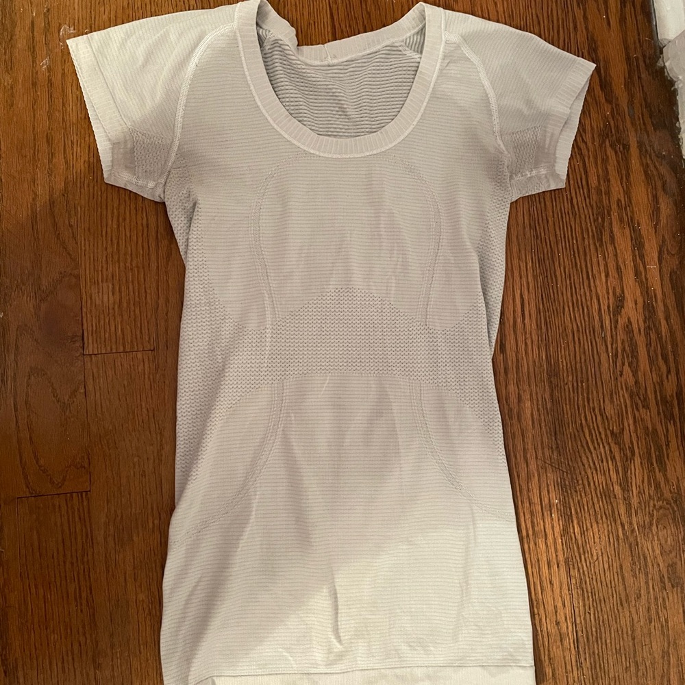 Lululemon swiftly top